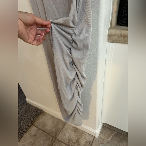 Grey dress - Picture 3 of 3